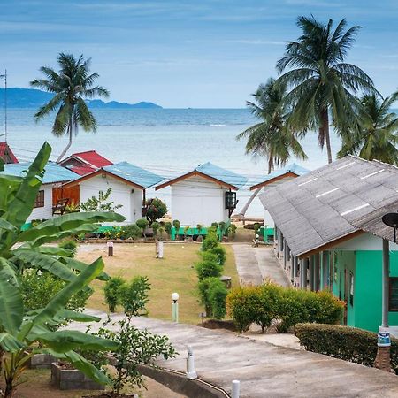 One More Night Beach Resort Baan Khai Exterior foto